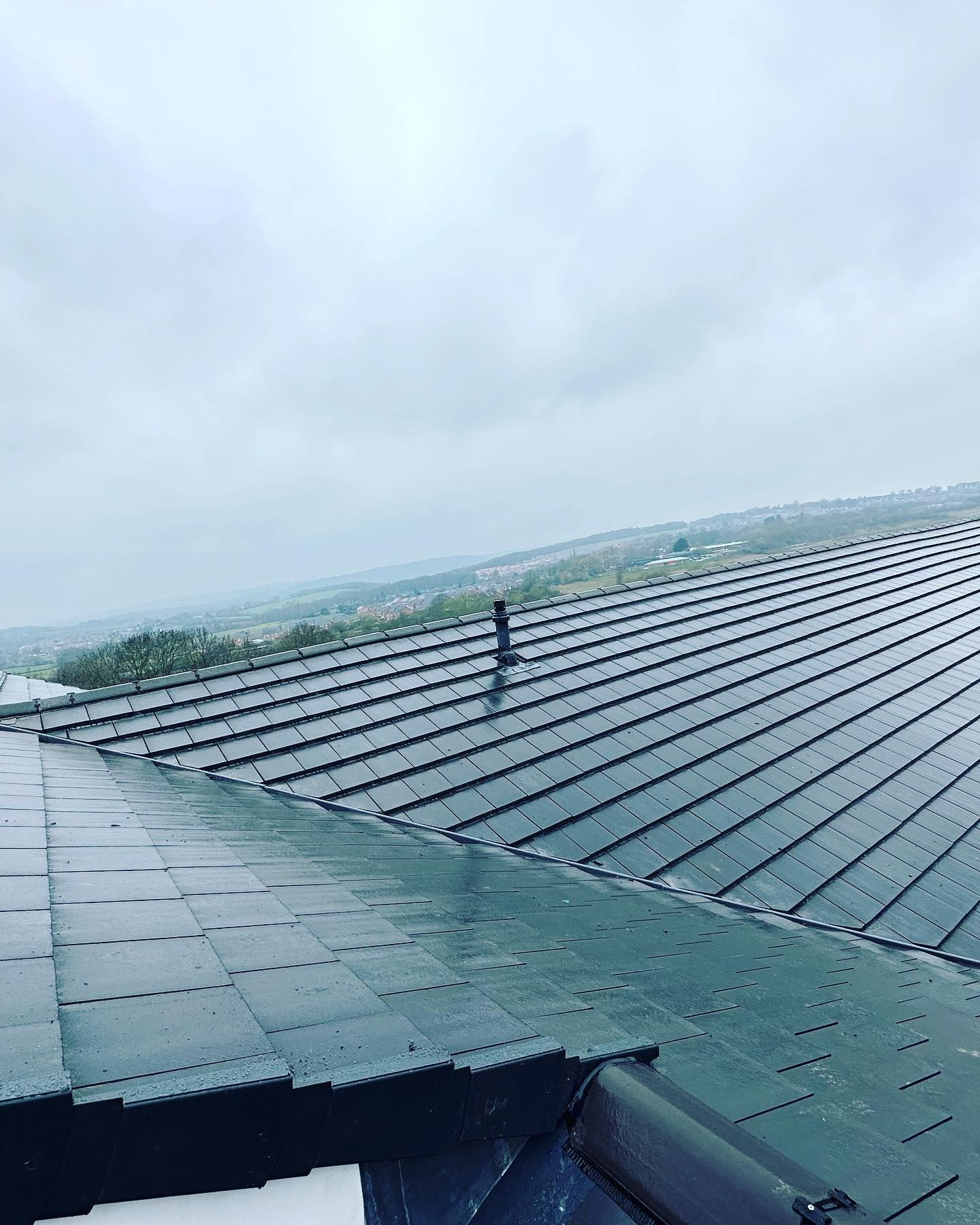 A picrture of a large roof replacement carried out by Hightop Roofers Leeds