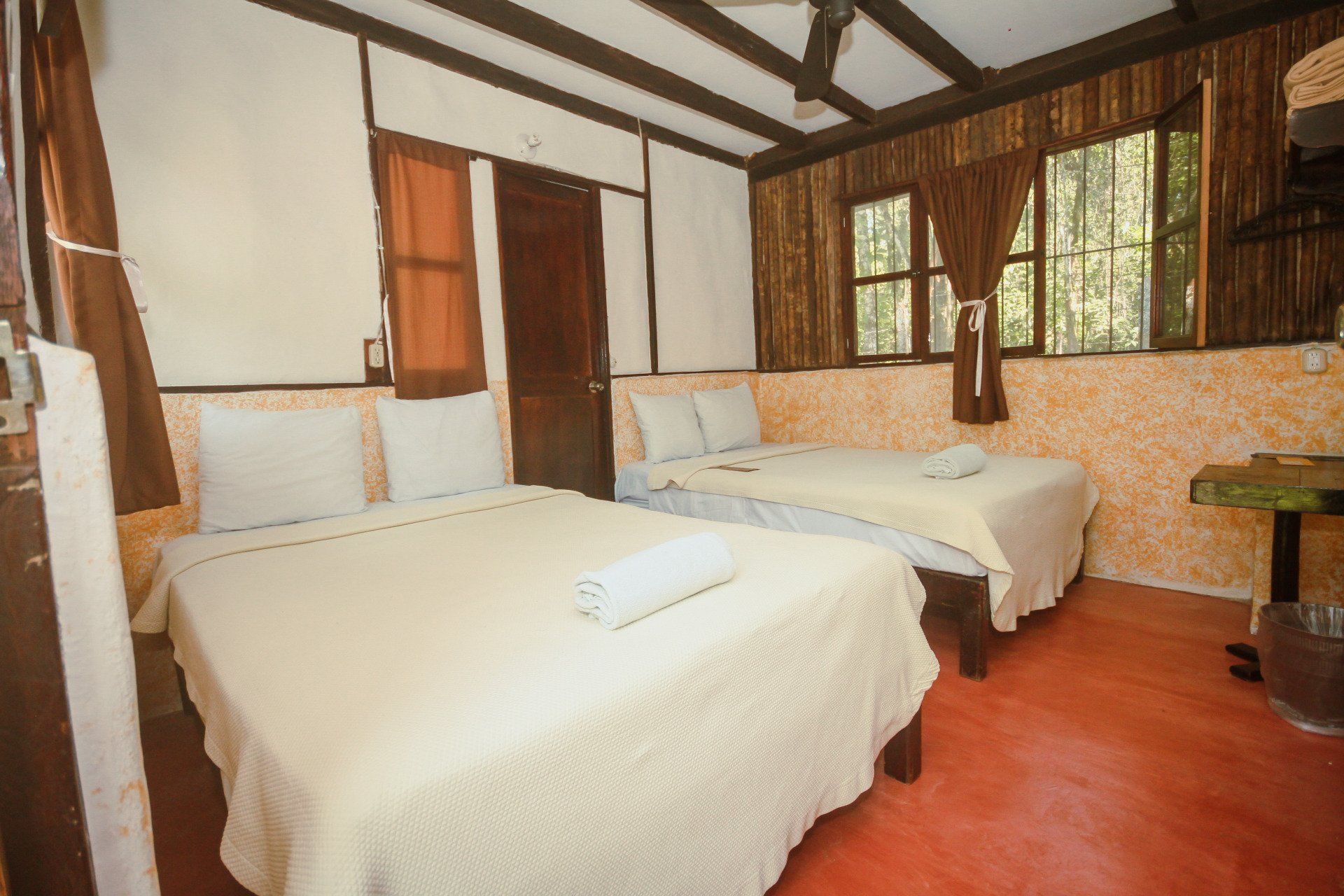 Camas doble en cuádruple privada en Kin Balam Palenque