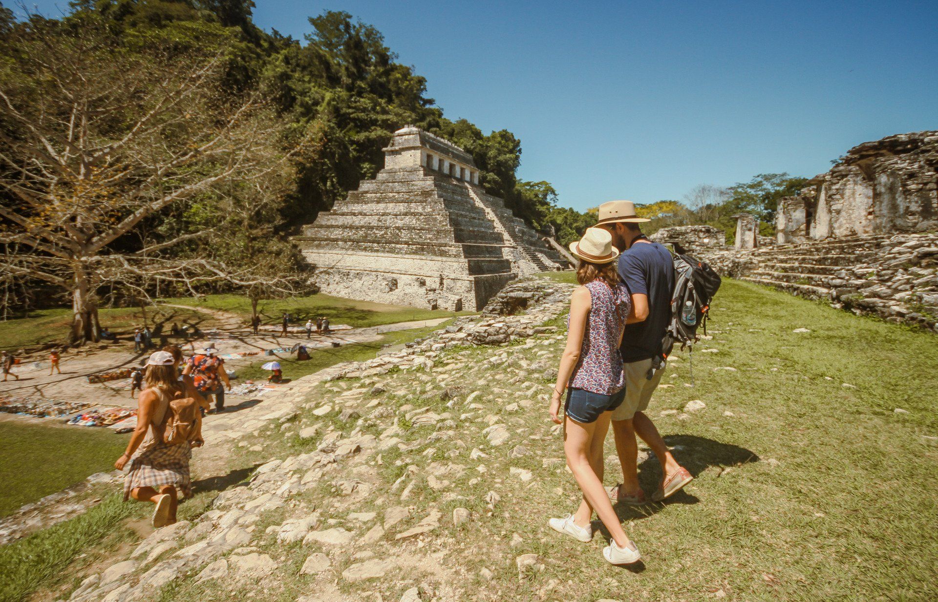 Turistas en la Zona Arqueológica de Palenque