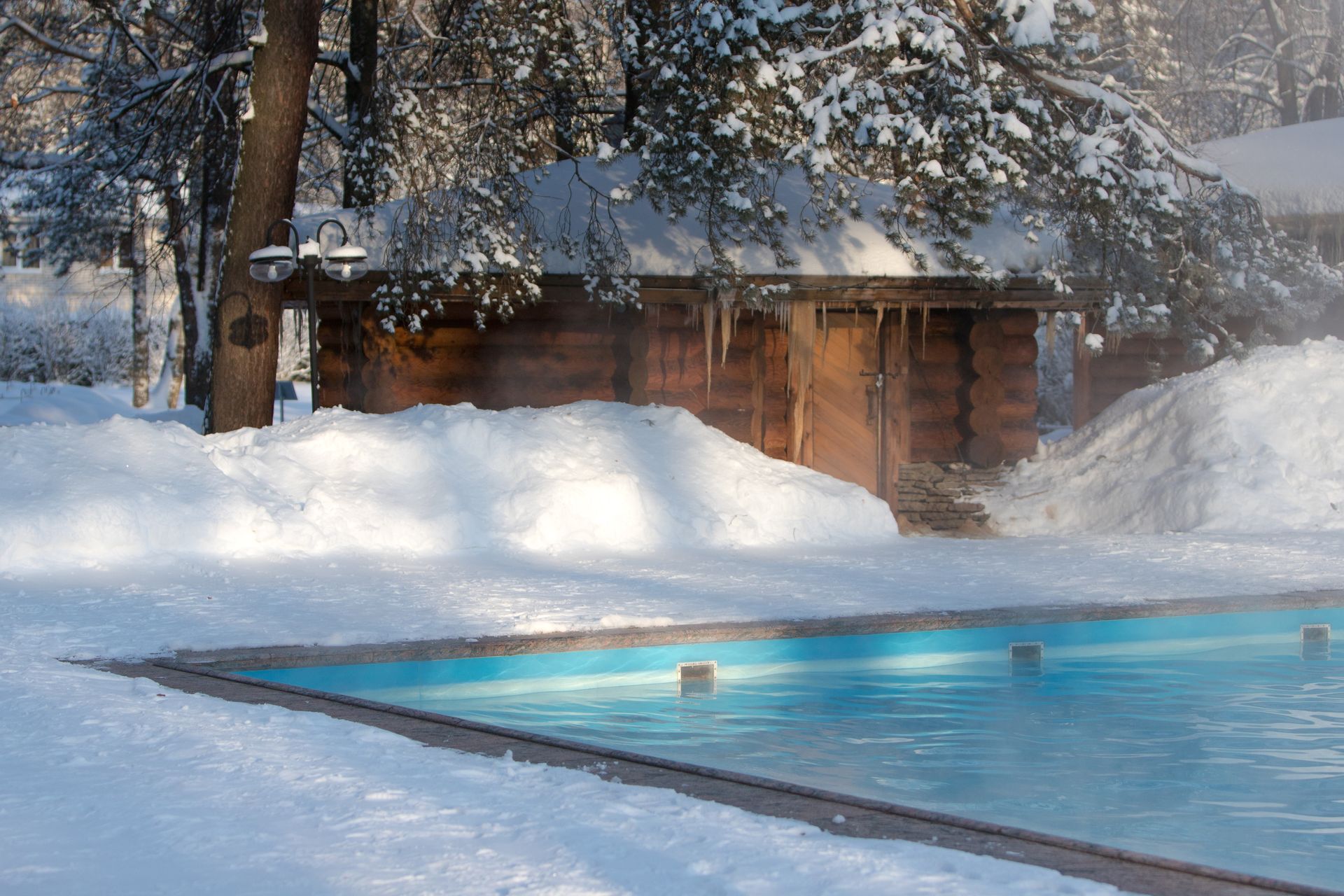 Comment bien hiverner sa piscine ?