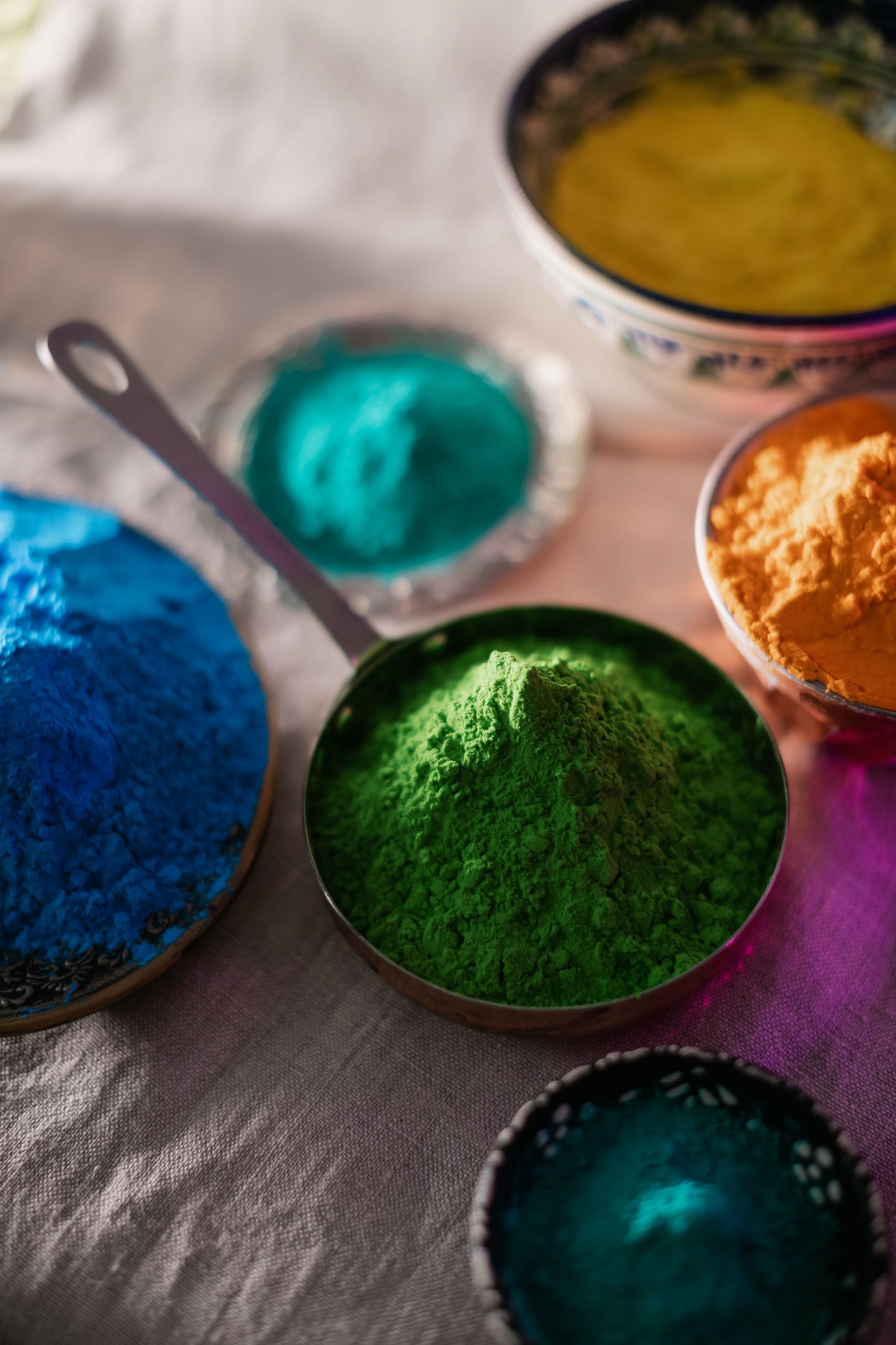 Colorful powder coating pigments for Arizona metal finishing