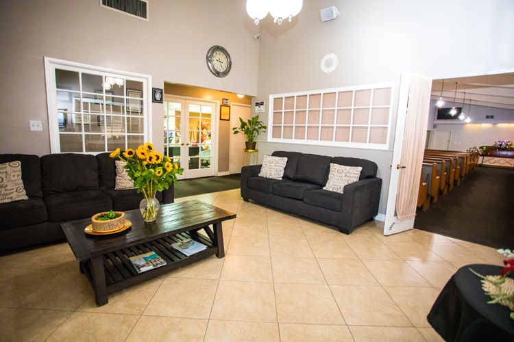 Colton Funeral Home Deco Familia