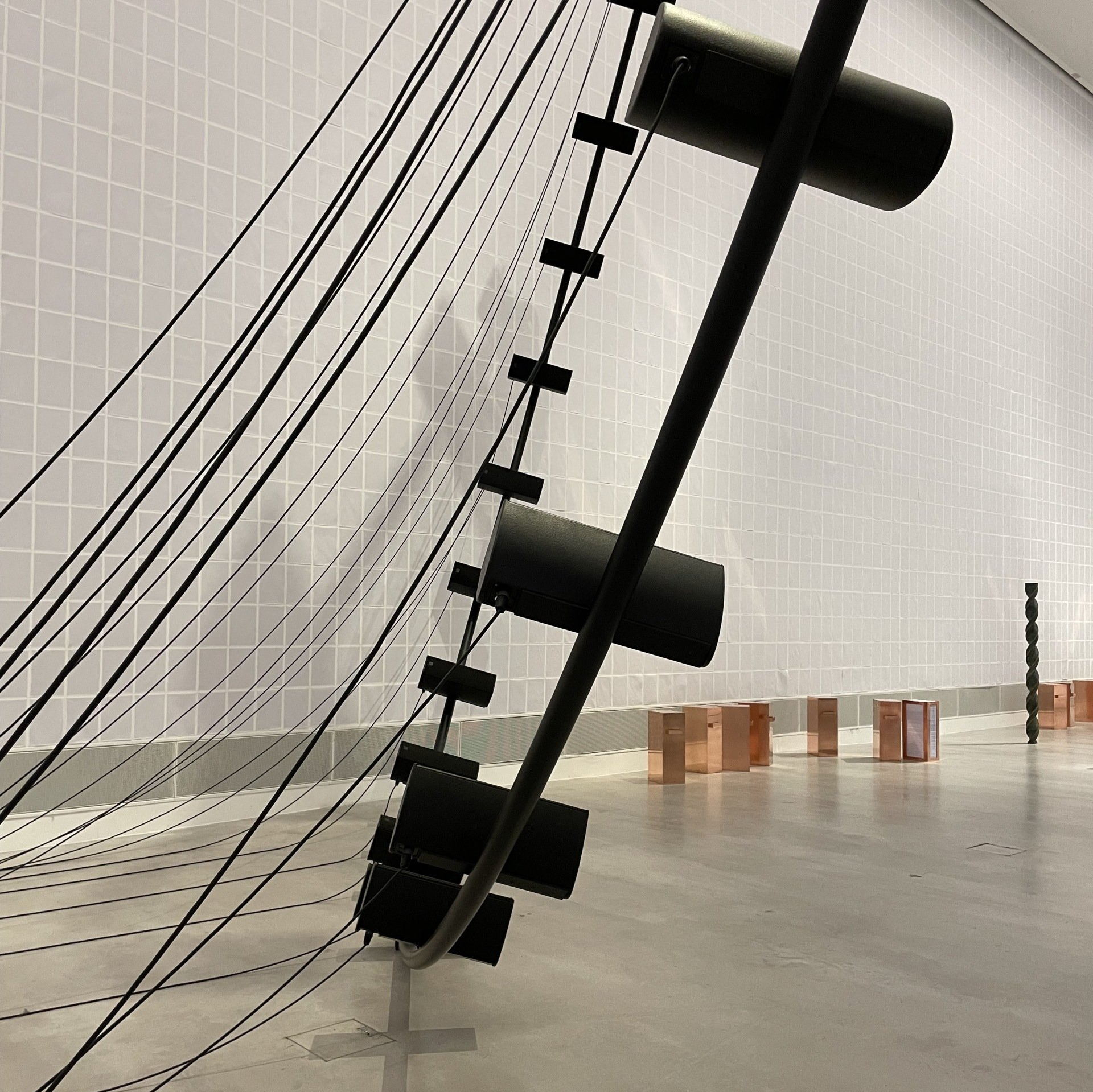 Ausstellungsansicht Alicja Kwade, Berlinische Galerie