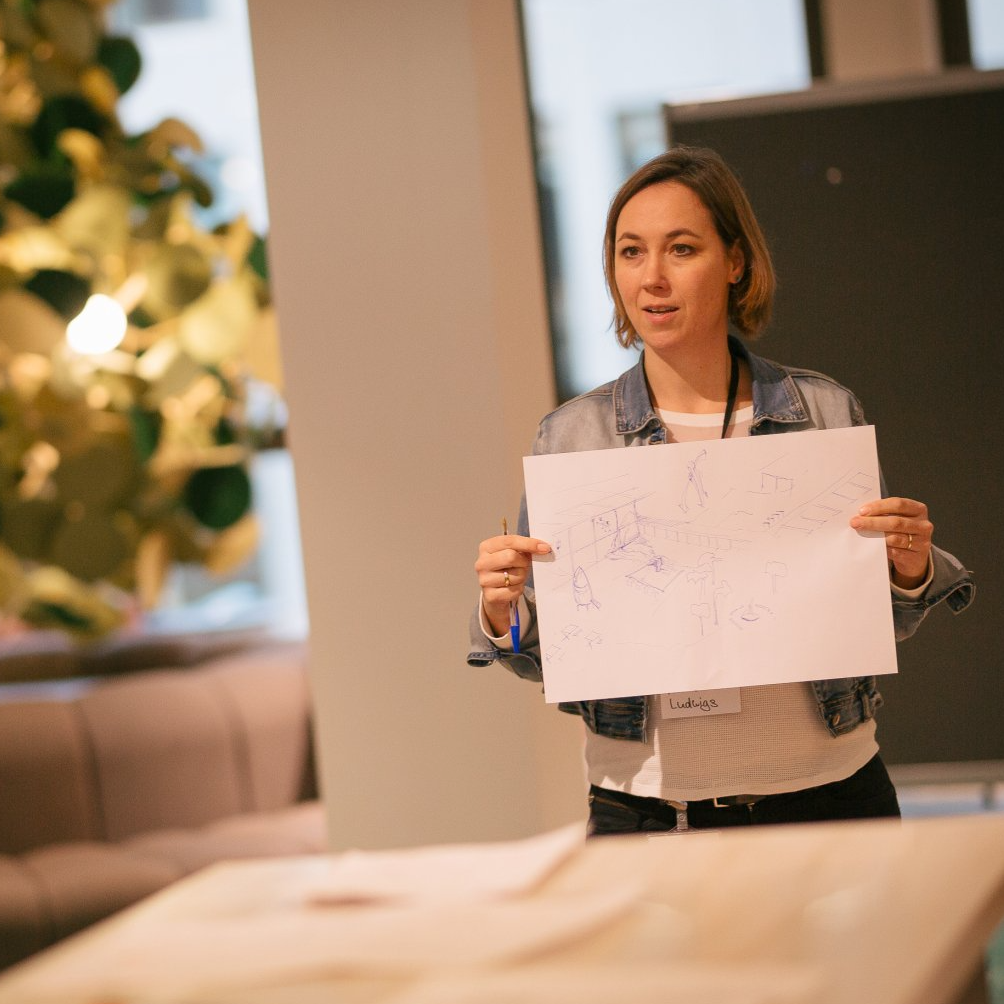 Creative Consulting mit Präsentation im Pop up Office