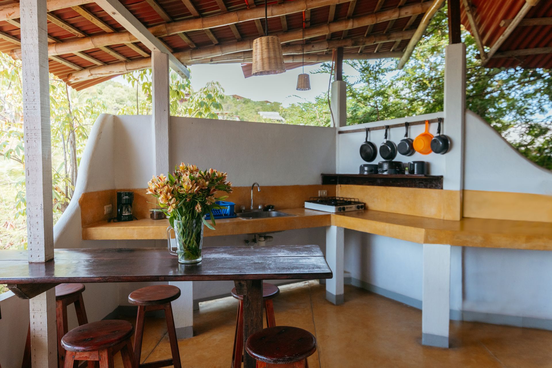 Cocina exterior en posada del arquitecto