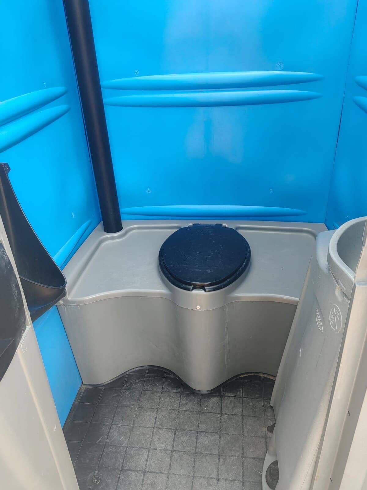 Sanitarios Portátiles Abarca - Renta de baño austero: sin lavabo