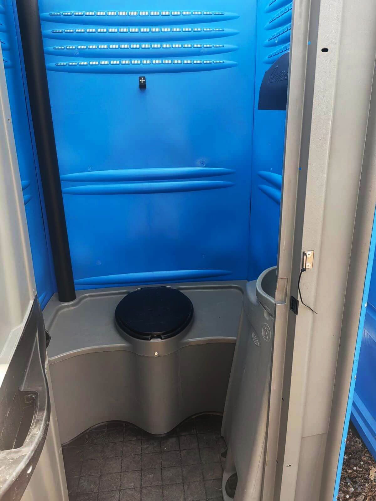 Sanitarios Portátiles Abarca -Renta de baño austero
