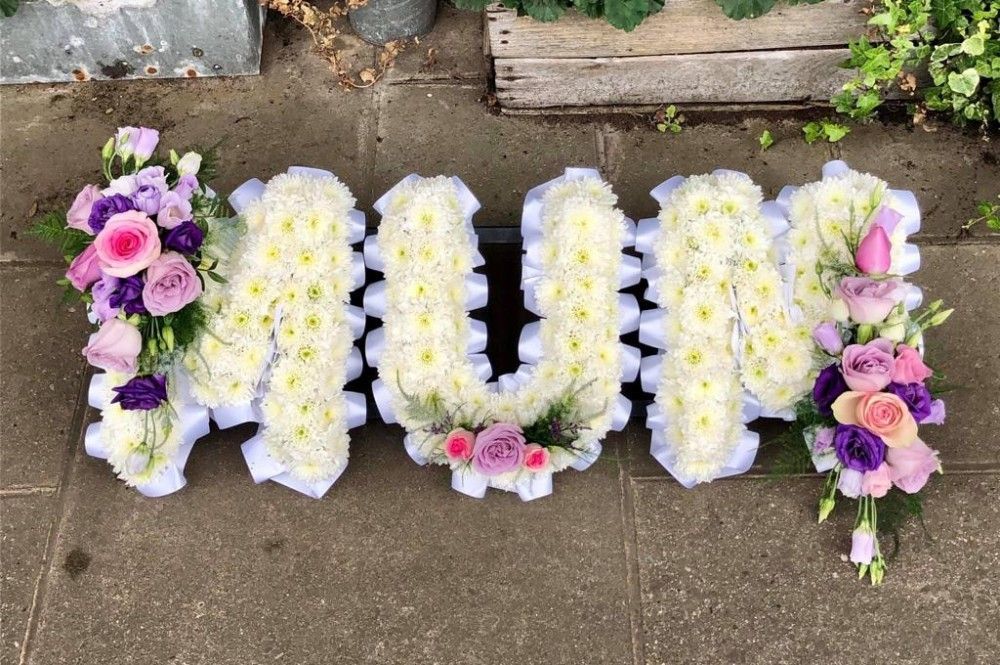 mum funeral flowers