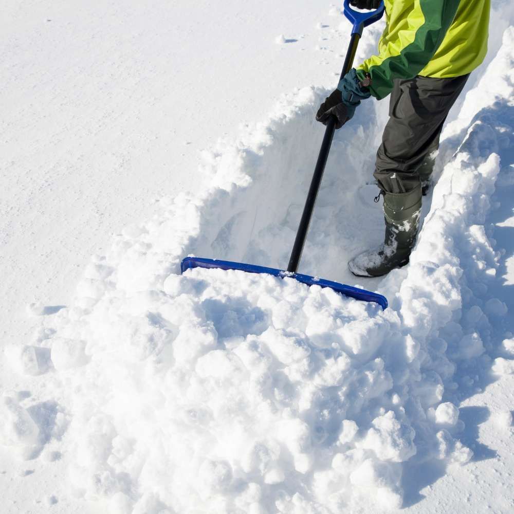 snow removal using shovel