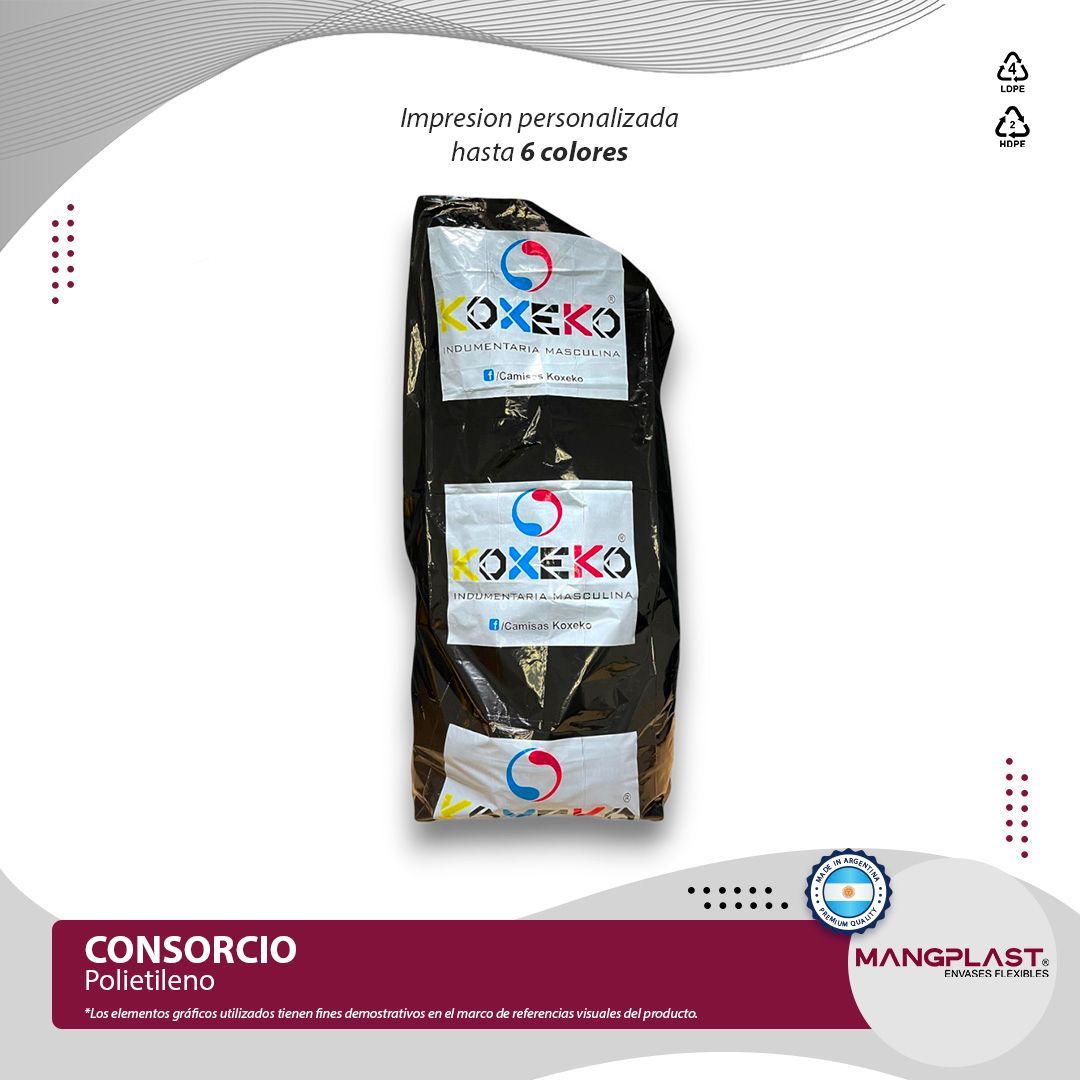 Bolsa de plástico negra con múltiples etiquetas