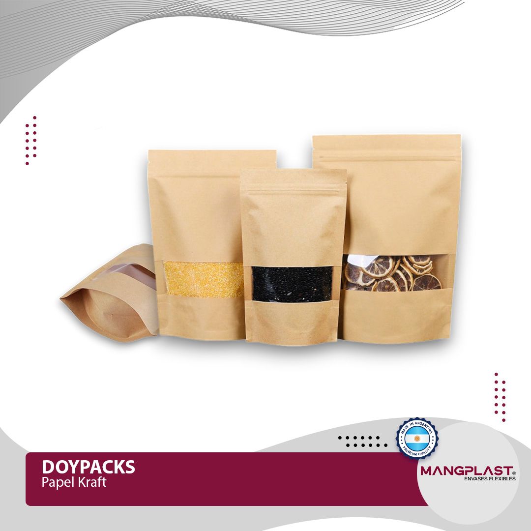 Bolsas verticales de papel kraft marrón con ventanas transparentes, rellenas de alimentos.