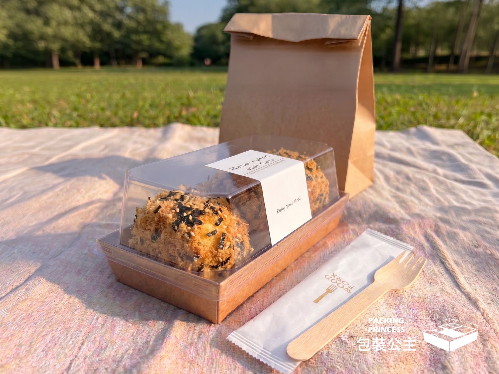 午后漫步牛皮長方糕點餐盒四件組，雙尺寸設計搭配多款貼紙，適合切片蛋糕、長條點心及烘焙工作室專用包裝