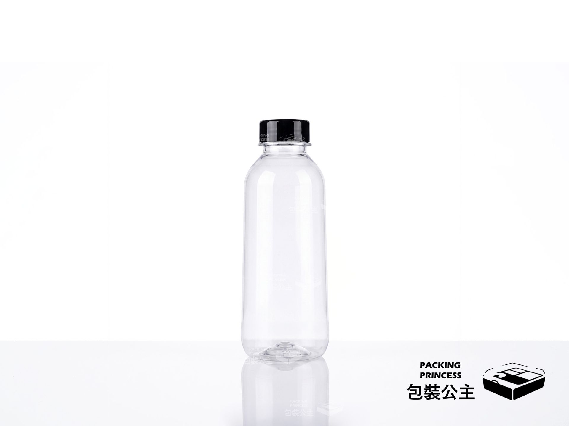 500cc塑膠瓶,寬口橢圓塑膠瓶系列,冷泡茶與果汁外帶適用,透明瓶身展現飲品美感。