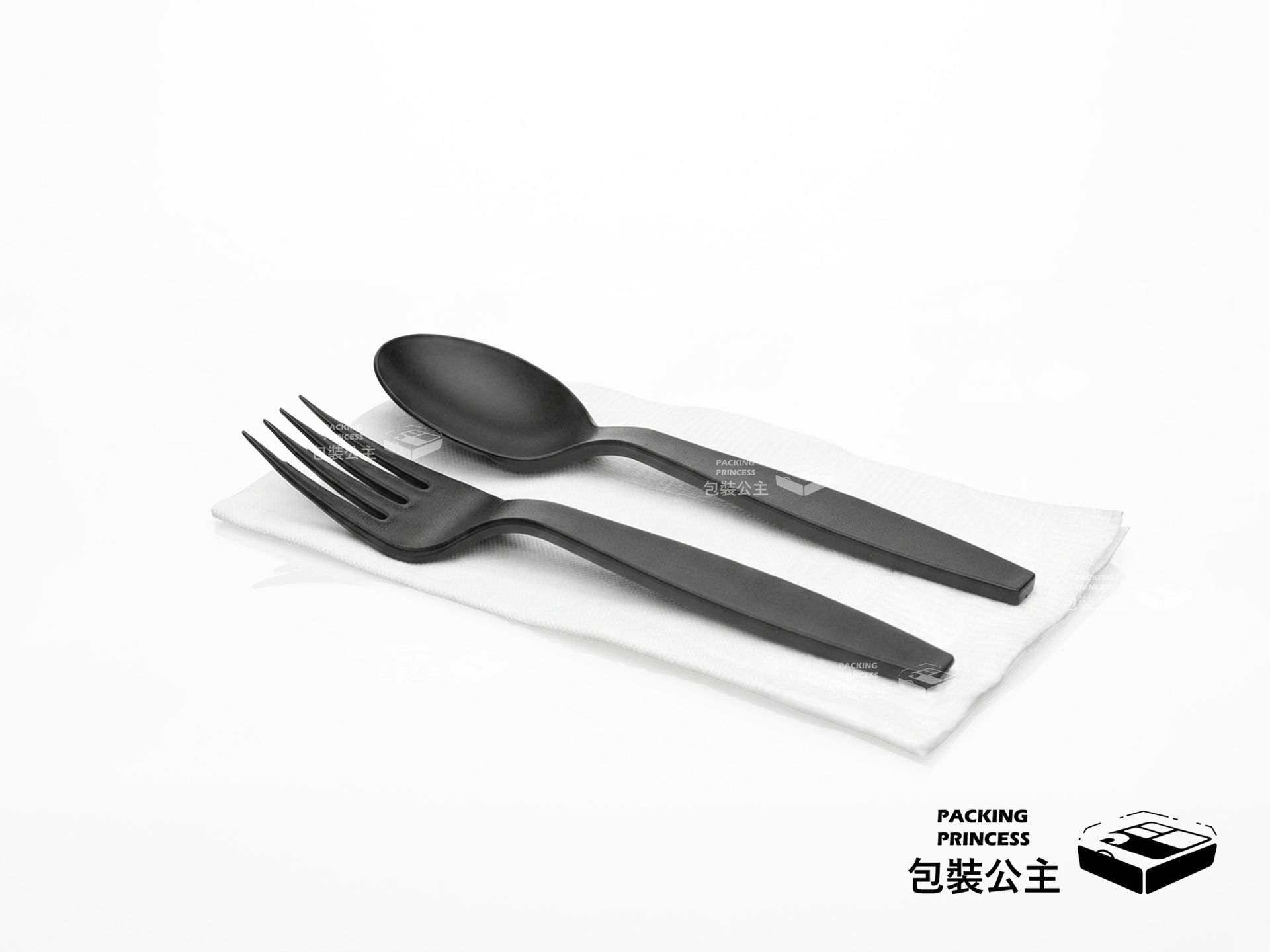 食物包材選物店｜頂級磨砂黑叉匙組含餐巾紙，適合精品餐盒與高質感外帶使用。