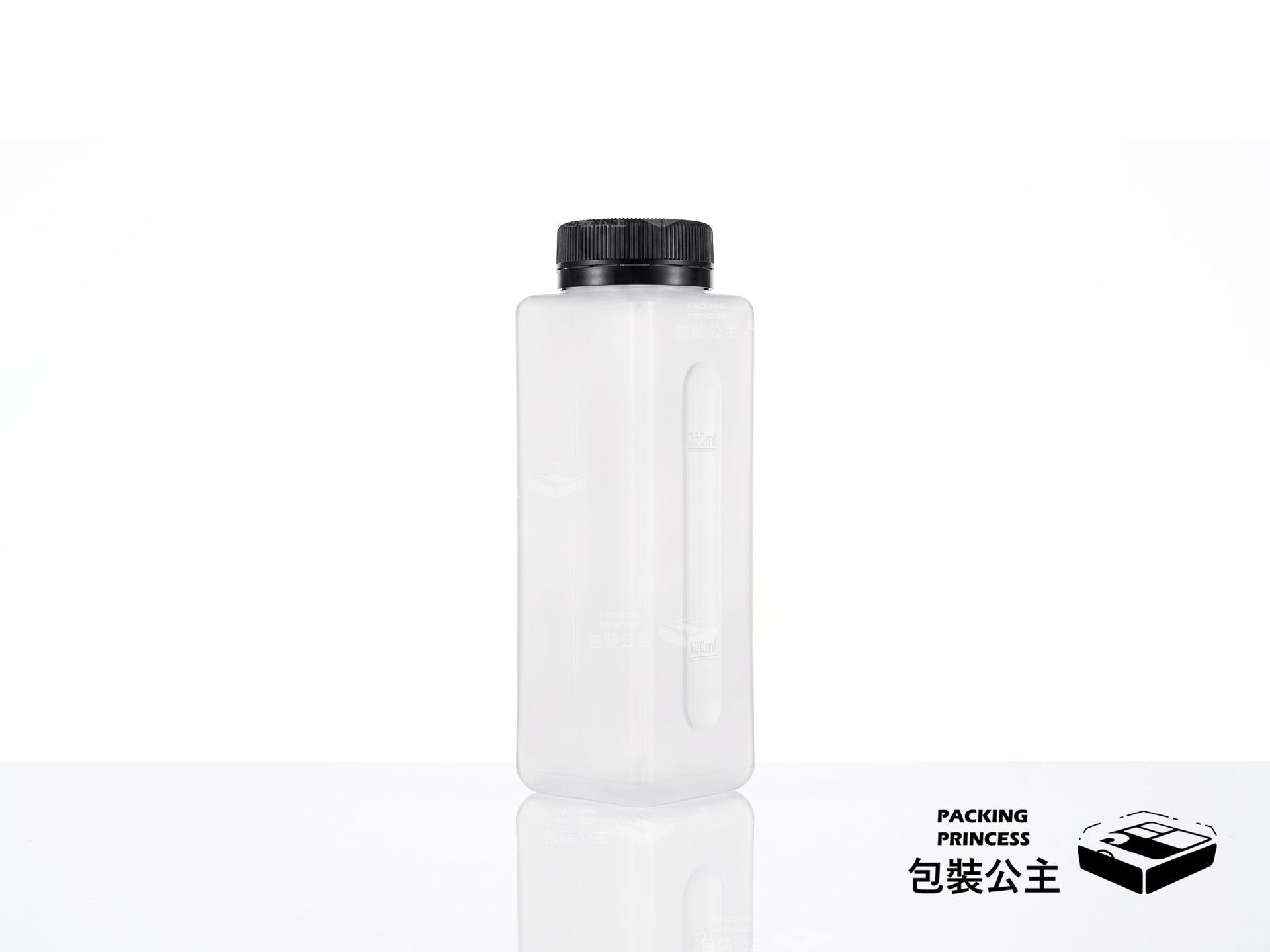 日系霧面角瓶系列,方形設計易於擺放與儲存,是飲料店提供高品質外帶飲品的好選擇。