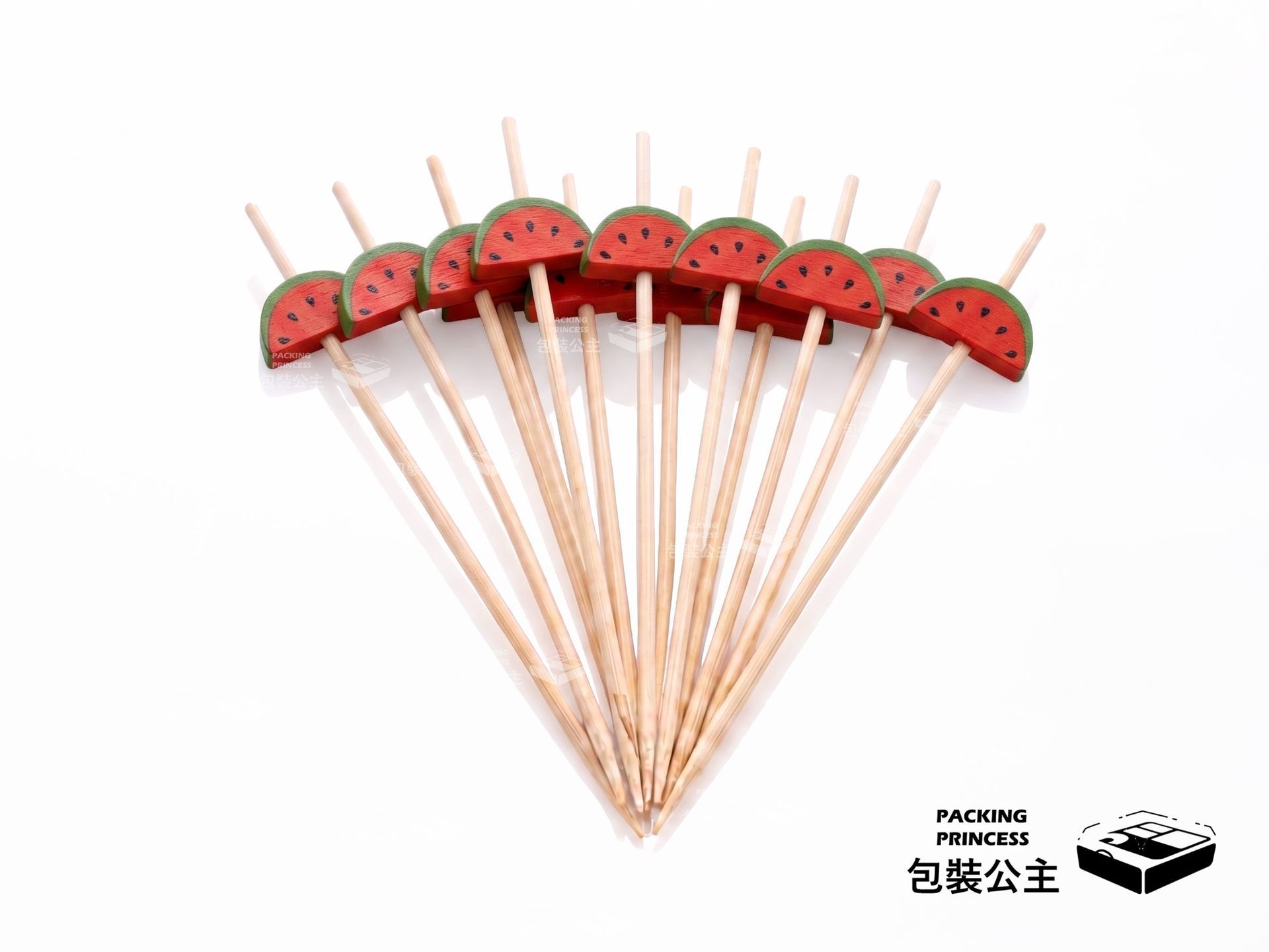 西瓜造型竹叉，12 公分水果點心叉，趣味造型設計，適合作為夏日派對或水果點心的裝飾選品。