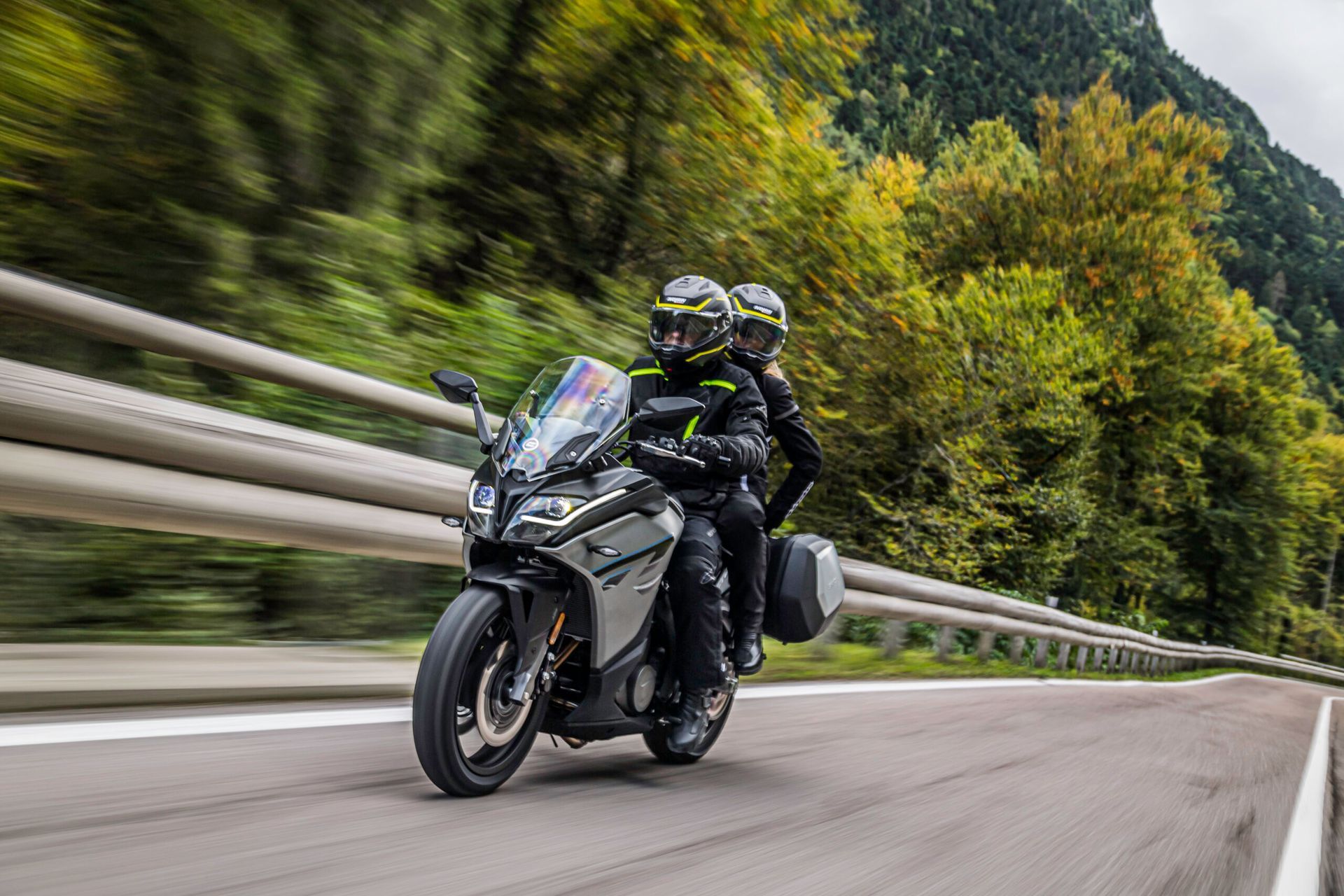 CF MOTO GRAN TOUR