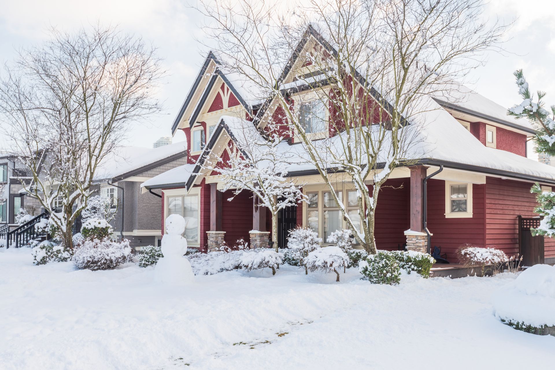 identifying roofing issues in Western Massachusetts