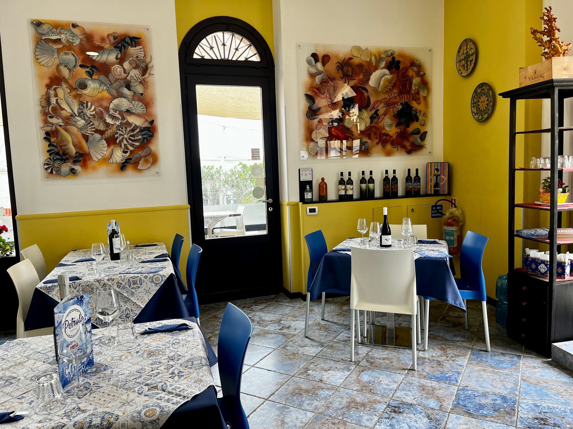 Sala interna Ristorante Castellammare del Golfo - Ristorante Petrolo