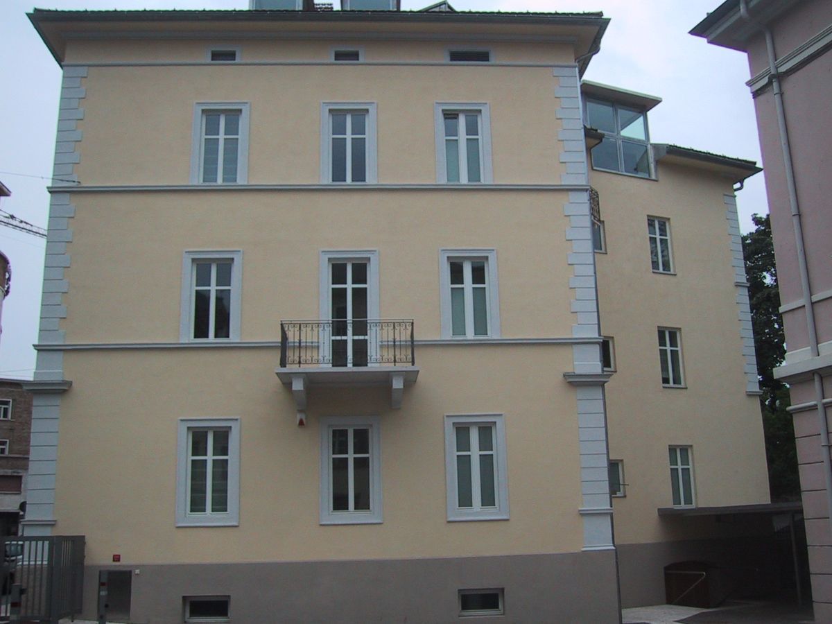 Palazzo con balcone