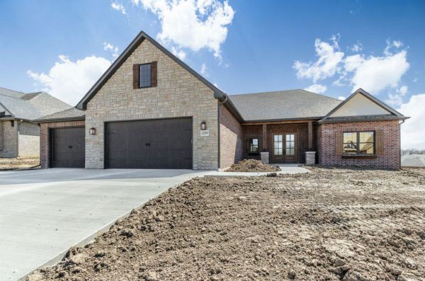 Rave Homes Is Dedicated to Creating Lasting Memories in Beautiful Columbia, MO Homes.
