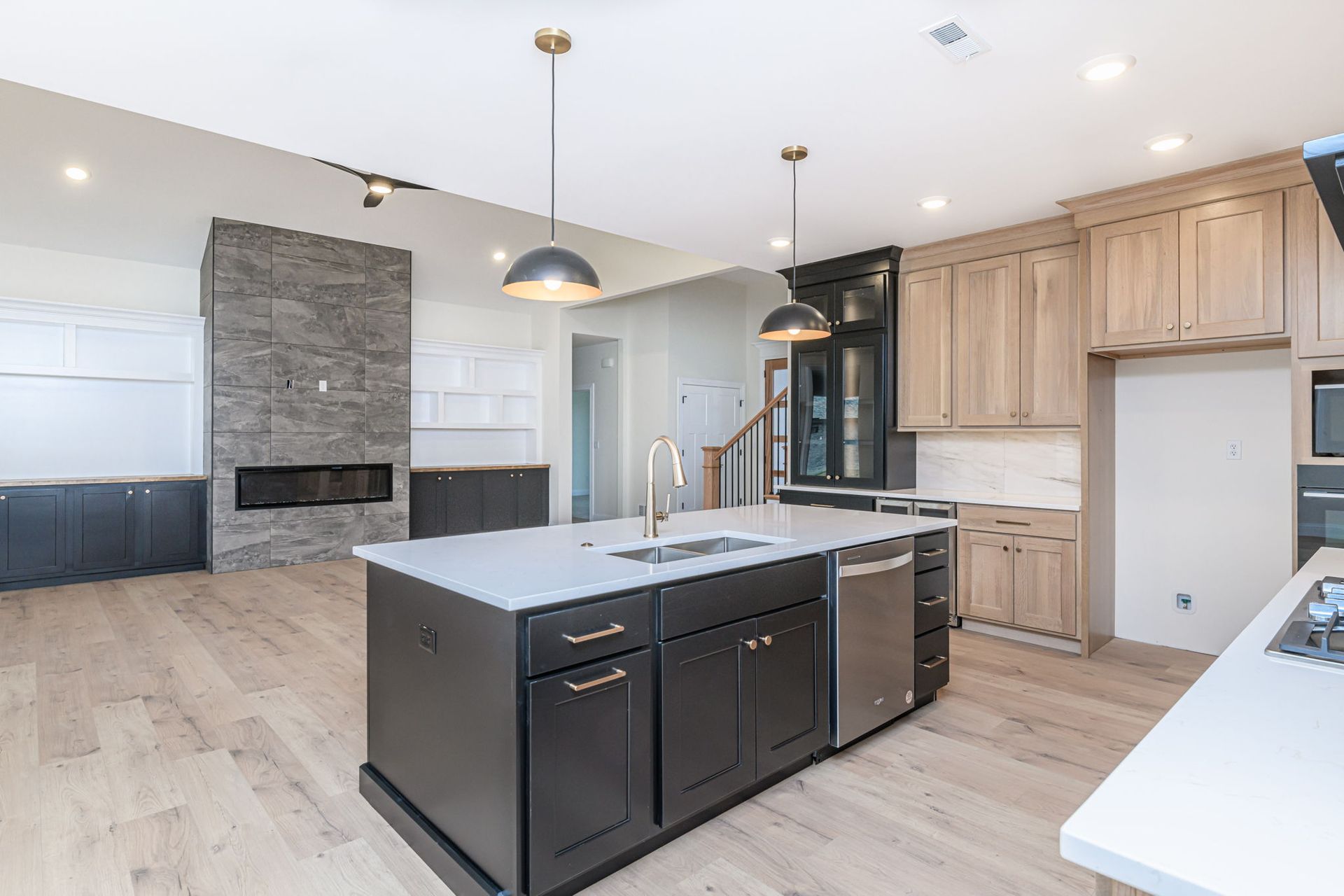 Columbia’s Pinnacle of Custom Home Craftsmanship: Rave Homes’ Commitment.