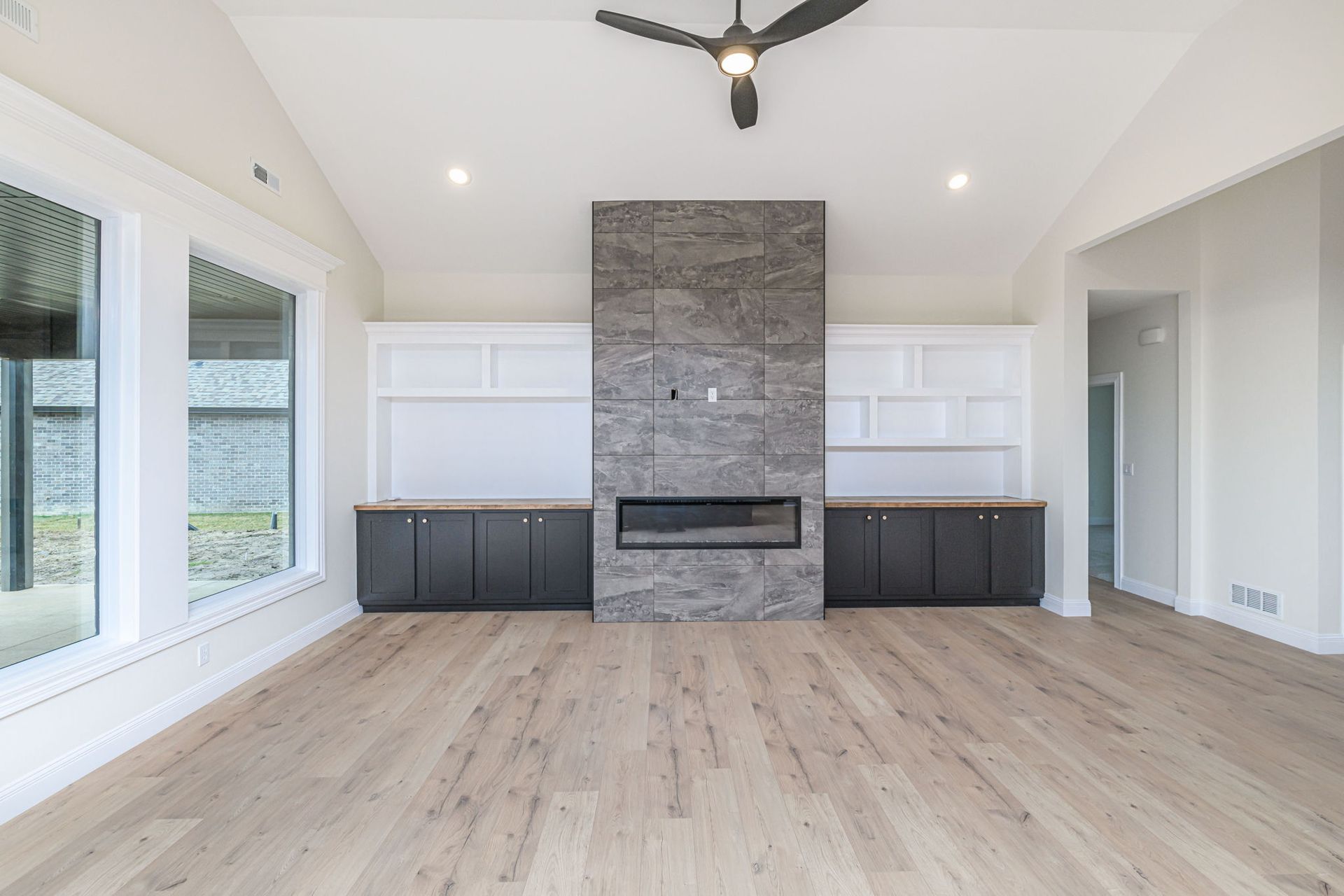 Elevate Your Columbia Lifestyle with Rave Homes’ Custom Designs.