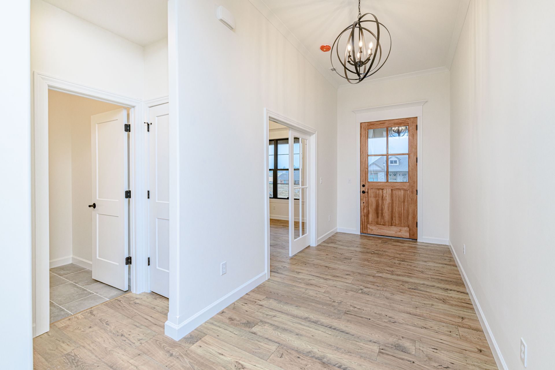 Experience the Luxury of Residing in a Rave Homes Custom Home in Columbia.
