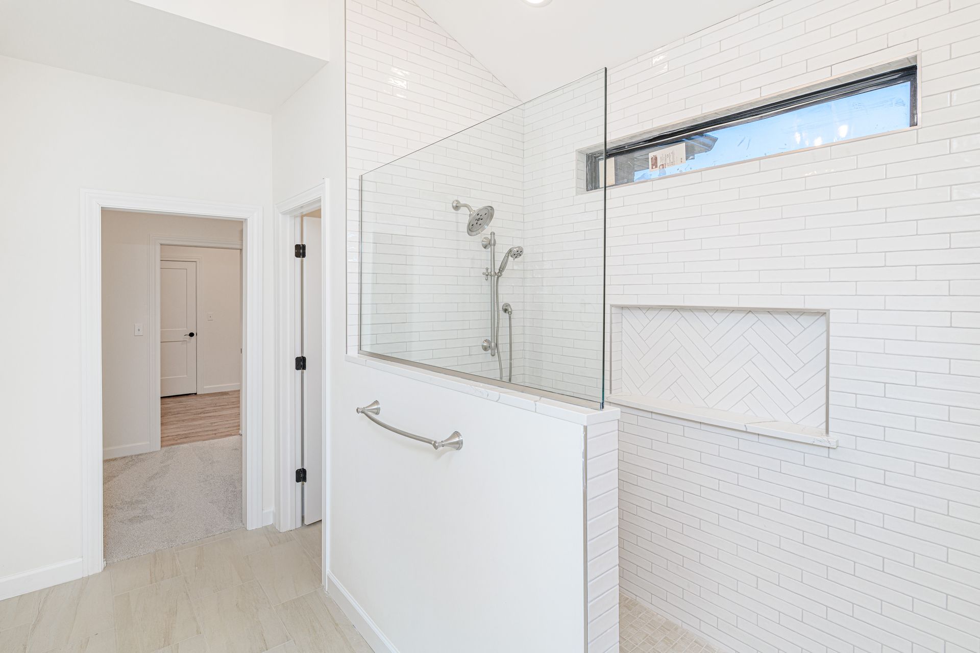 Columbia, MO Buyers Choose Rave Homes for the Allure of Stunning Bathrooms.
