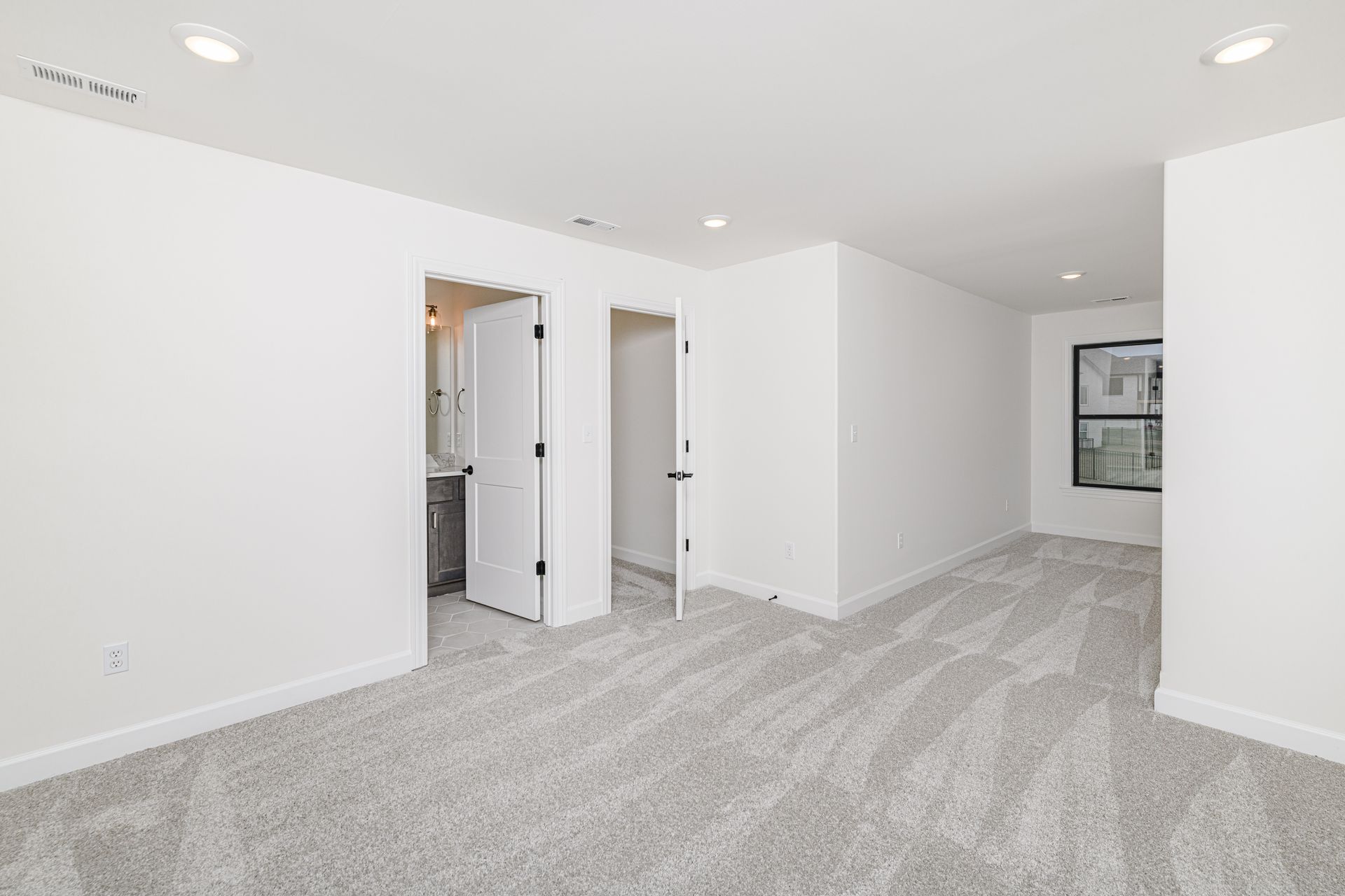 Move into a beautifully built home in Columbia, MO. Rave Homes is the best home builder. 
