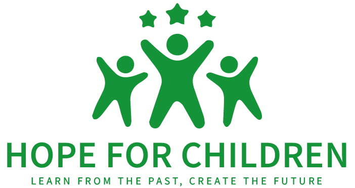 Das Logo von Hope for Children ist grün und weiß