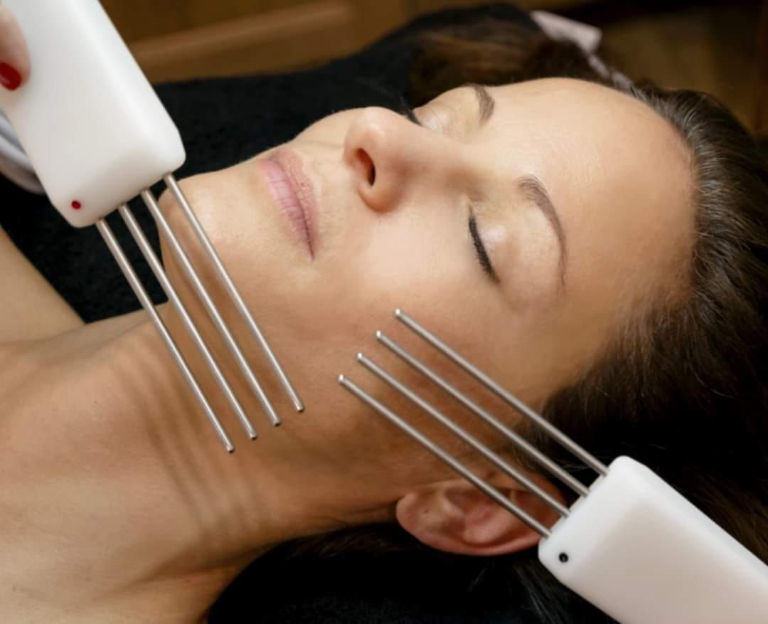 NeurotriS SX Quad Pico Probes. The best non-invasive facial for women and men 40 years and up.