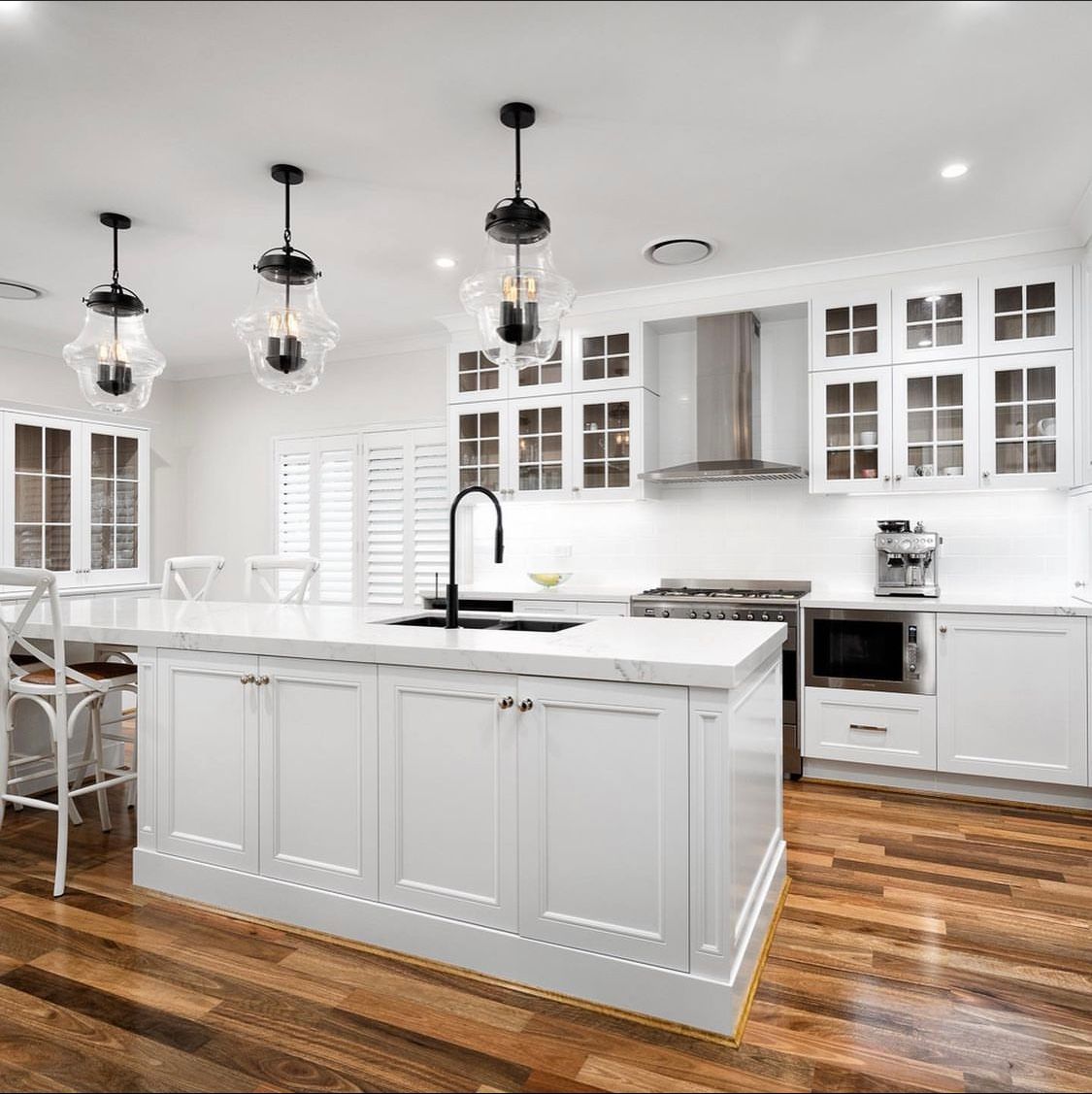 There is a Large Island in the Middle of the Kitchen — Hot Rock Granite In Byron Bay, NSW