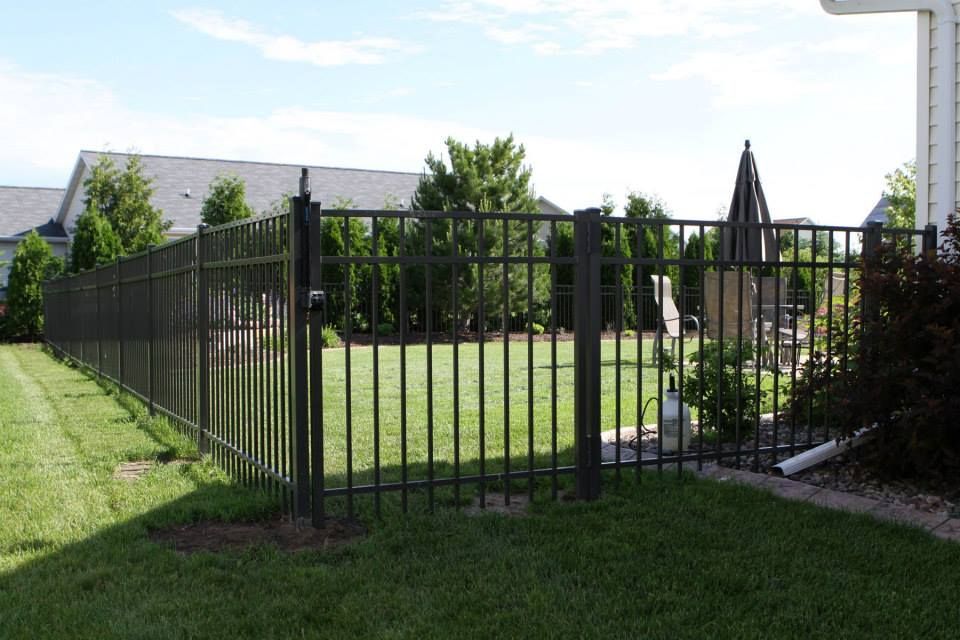 aluminum fence installation in Verona, Wisconsin