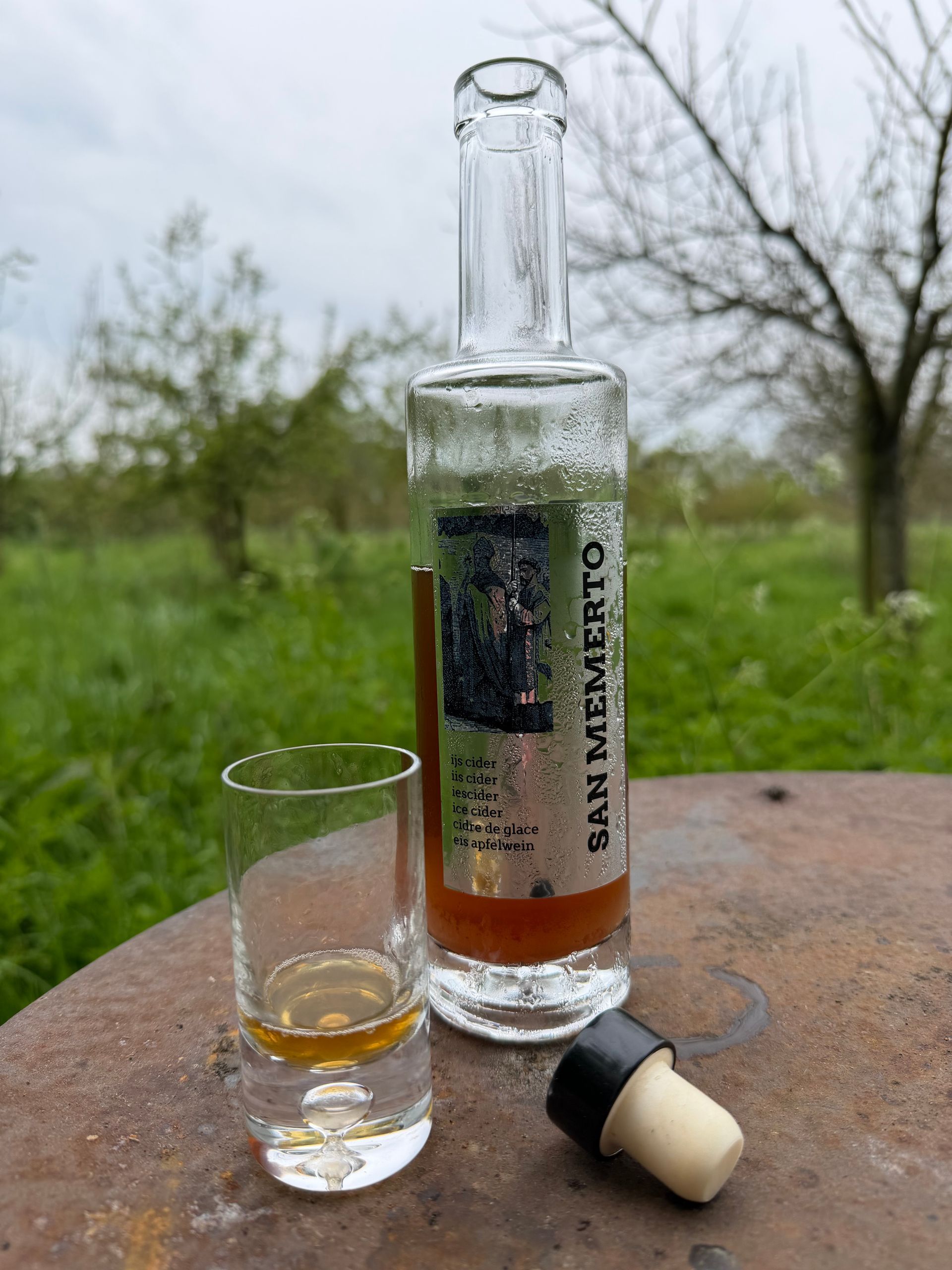 San Memerto Ice Cider
 In yntinse Fryske ice cider mei konsintrearre appelsmaak, natuerlike swietens en frisse soeren. Ryk, fruitich en fol fan karakter. In cider om yn in lyts glês stadich fan te genietsjen.