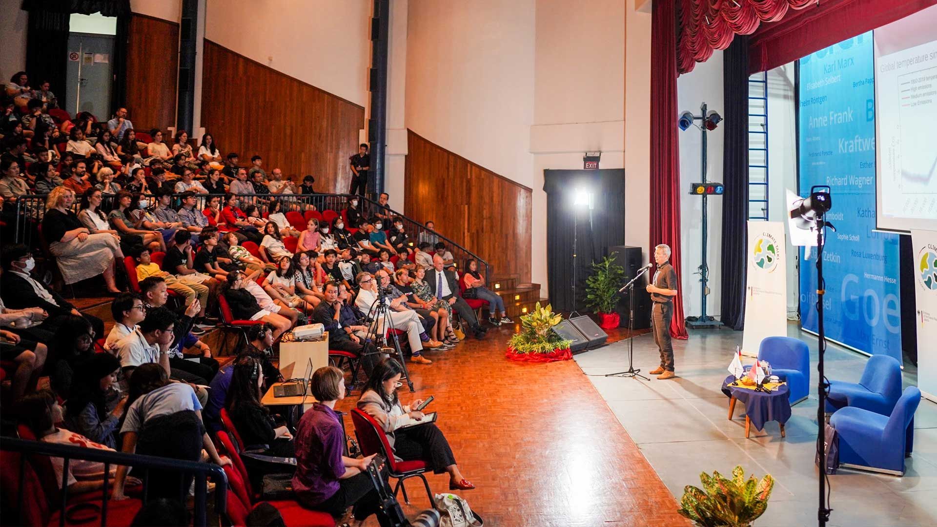 Prof. Dr. Rahmstorf lecture at Deutsche Schule Jakarta on Climate Change and Oceans