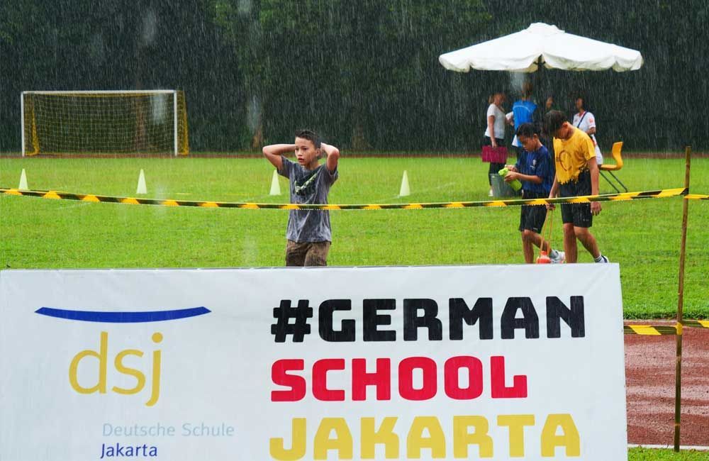 A sign that says #german school jakarta on it