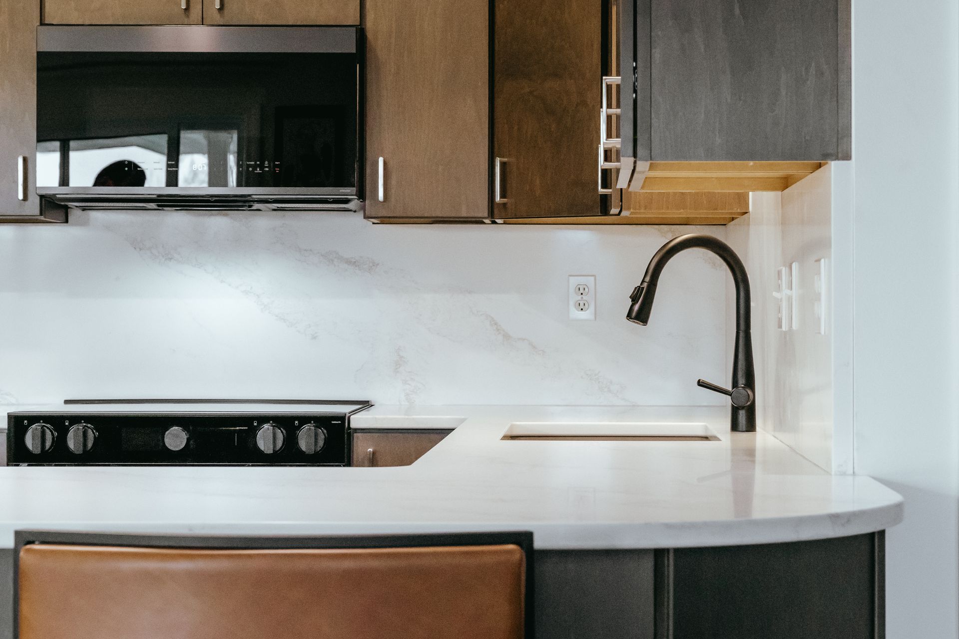 Corner view of functional kitchen