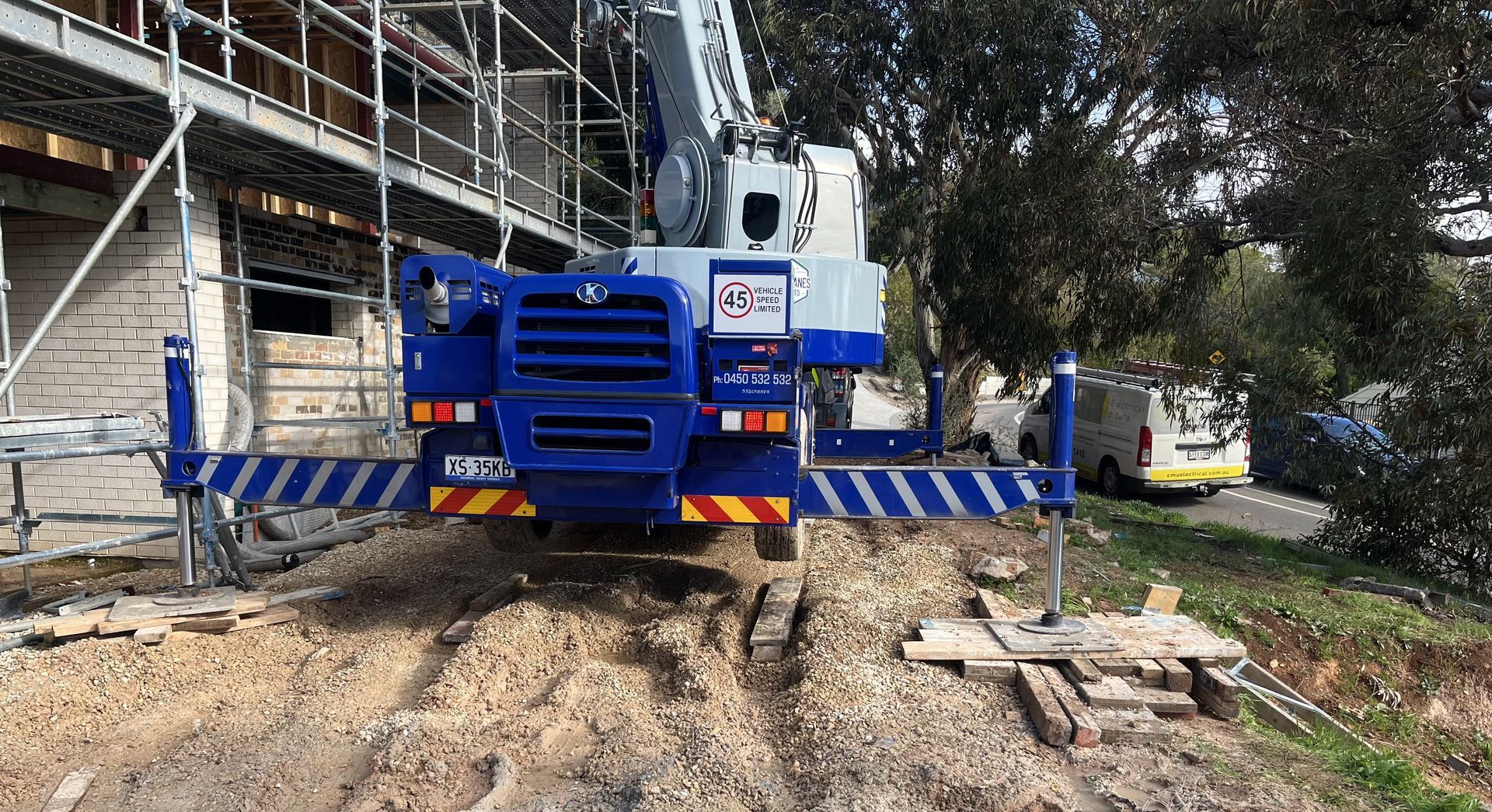 Compact slewing cranes being assessed for an Adelaide lift