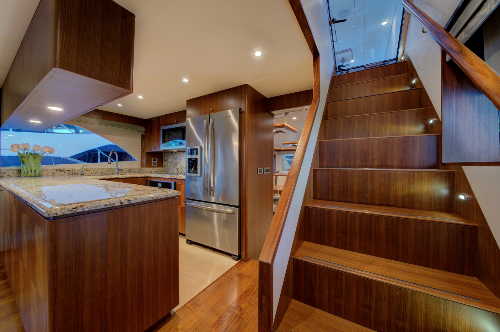 OCEAN ALEXANDER 85E 10