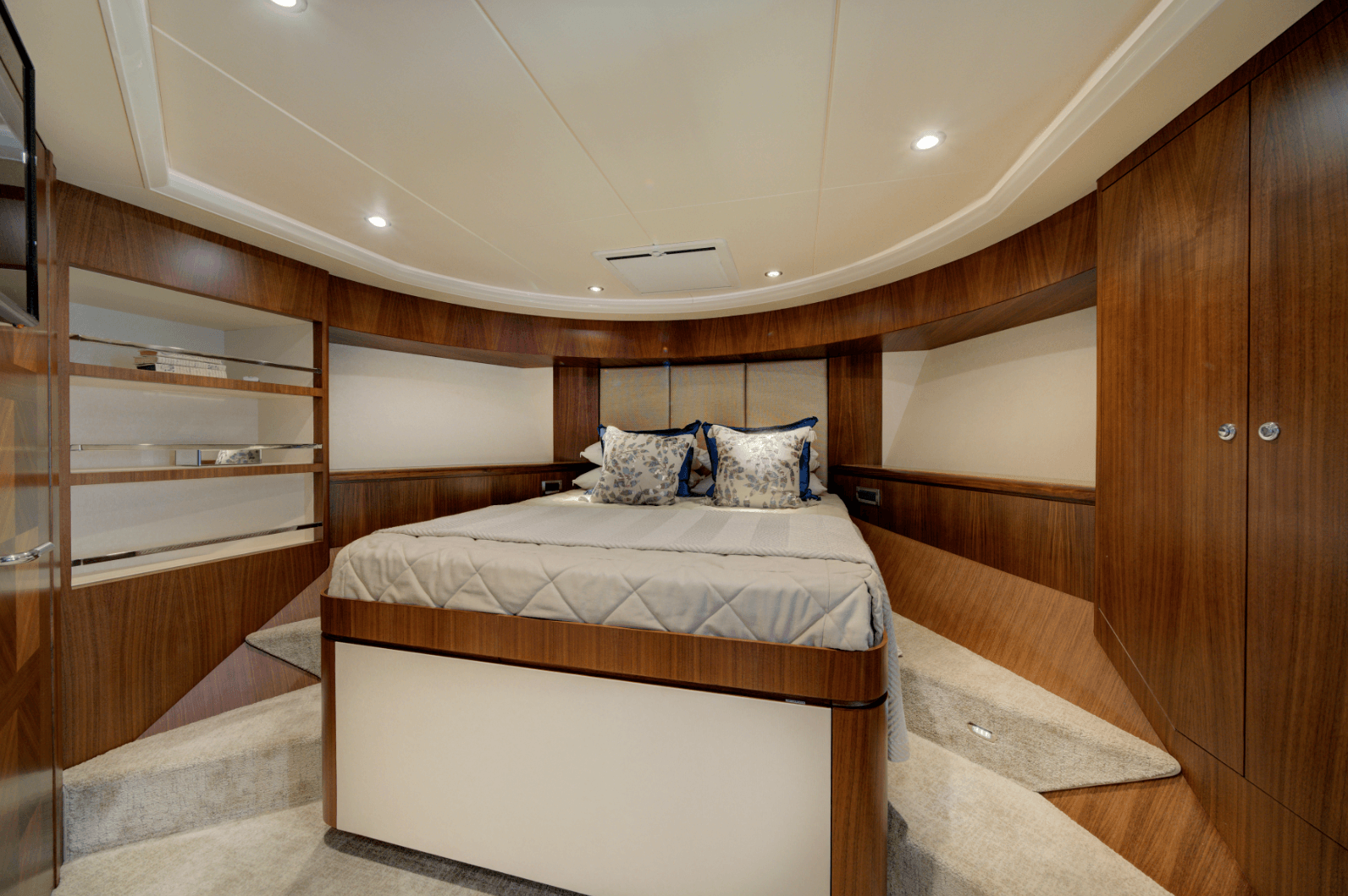 OCEAN ALEXANDER 85E 20