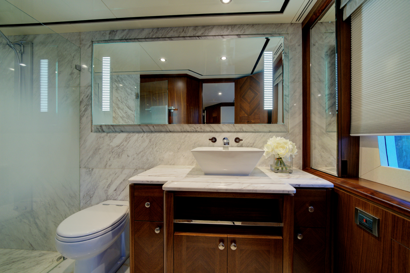 OCEAN ALEXANDER 85E 21