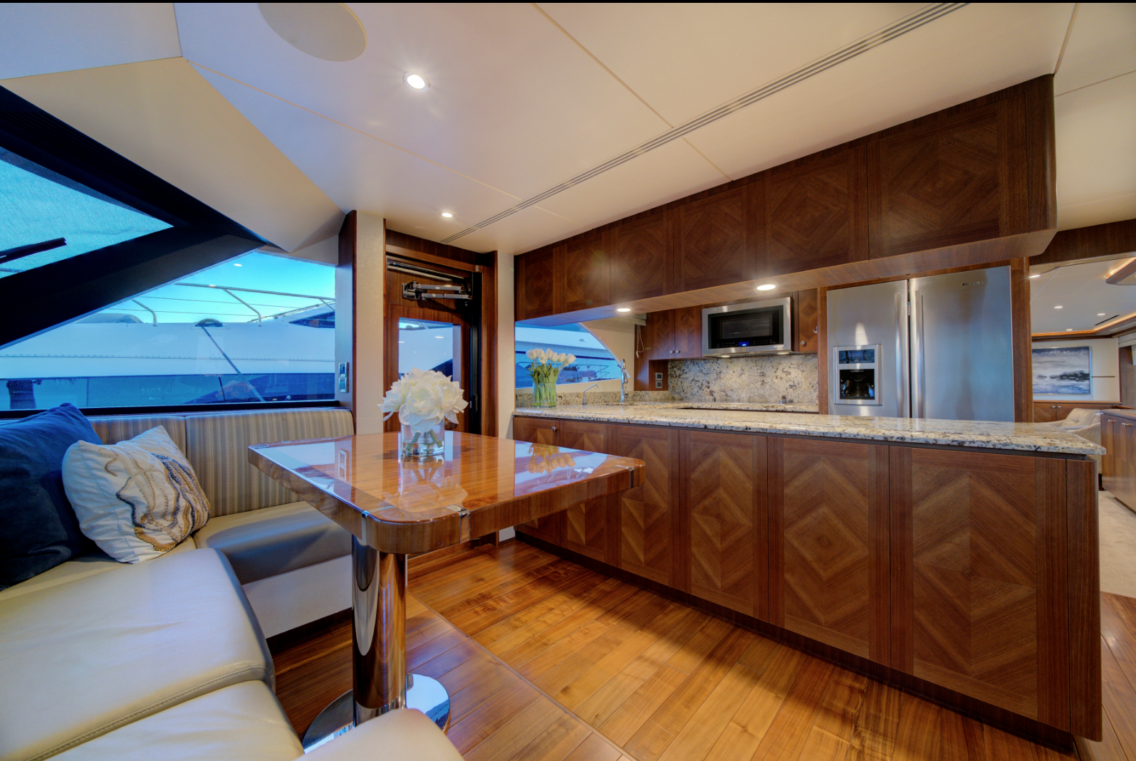 OCEAN ALEXANDER 85E 7