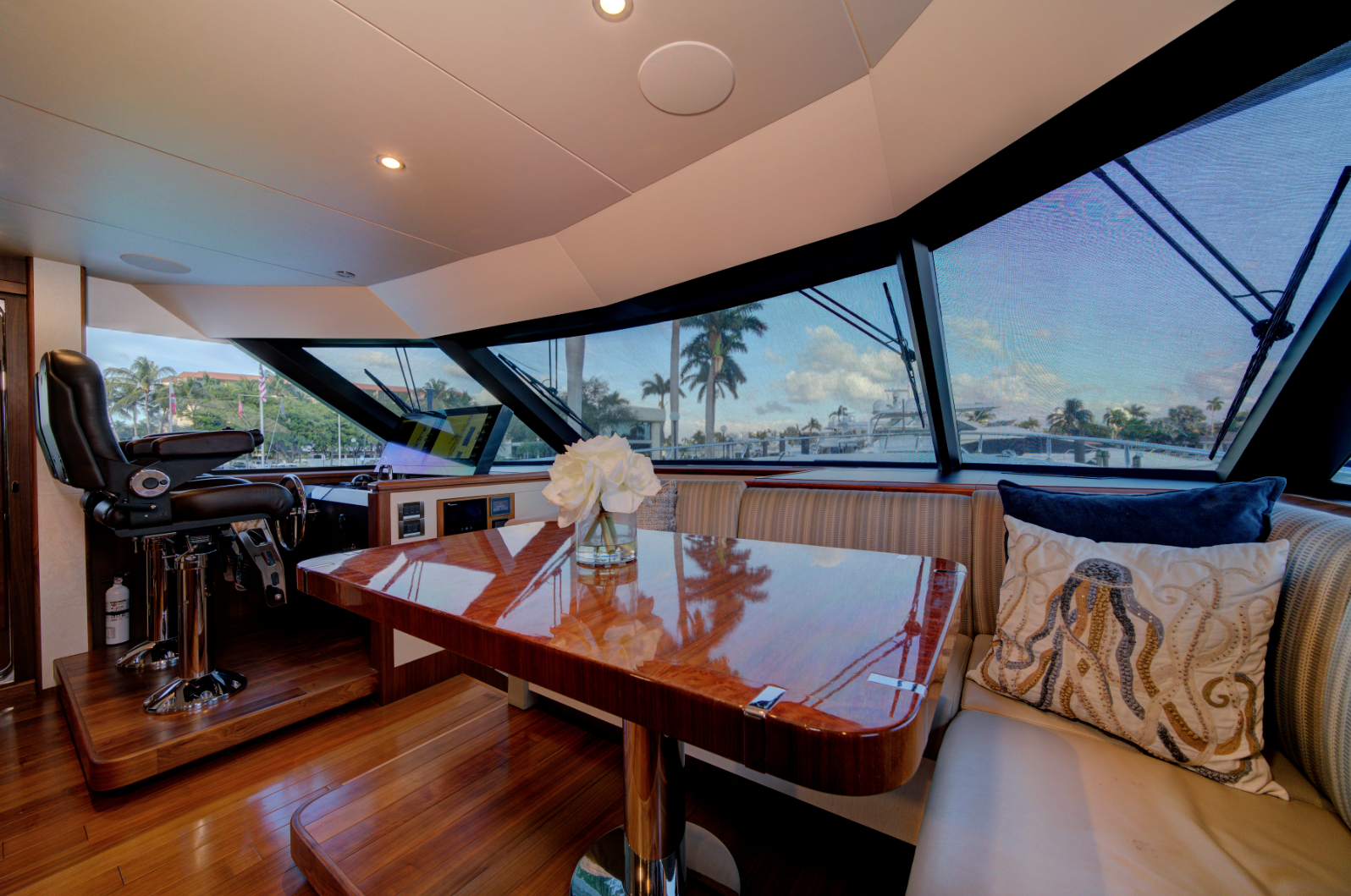 OCEAN ALEXANDER 85E 8