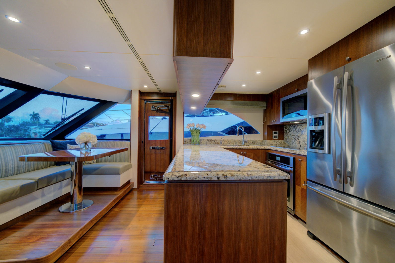 OCEAN ALEXANDER 85E 9