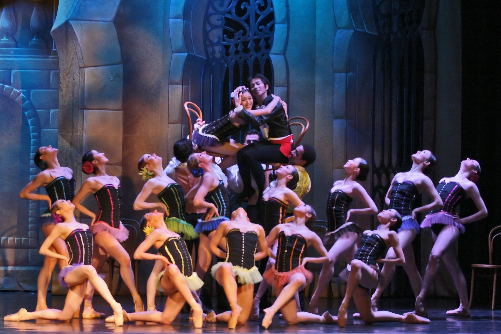 Carmen ballet dancers on stage announcing the dinner at the Cardinal Restaurant
