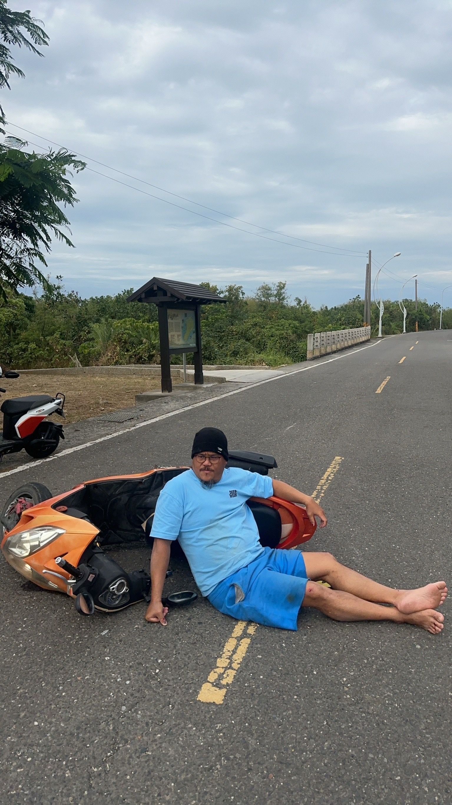 Scooter accident in Xiaoliuqiu.