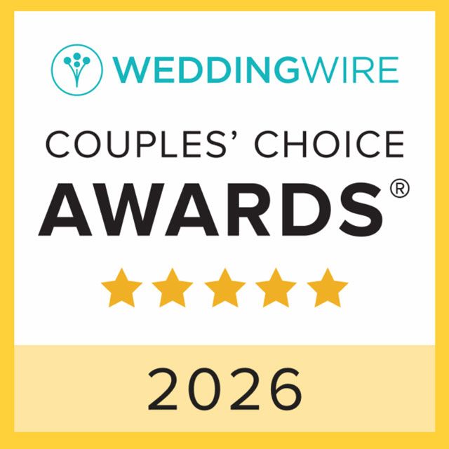 WeddingWire Couples' Choice Awards badge with five gold stars, year 2026.