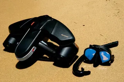 Sublue sur le sable