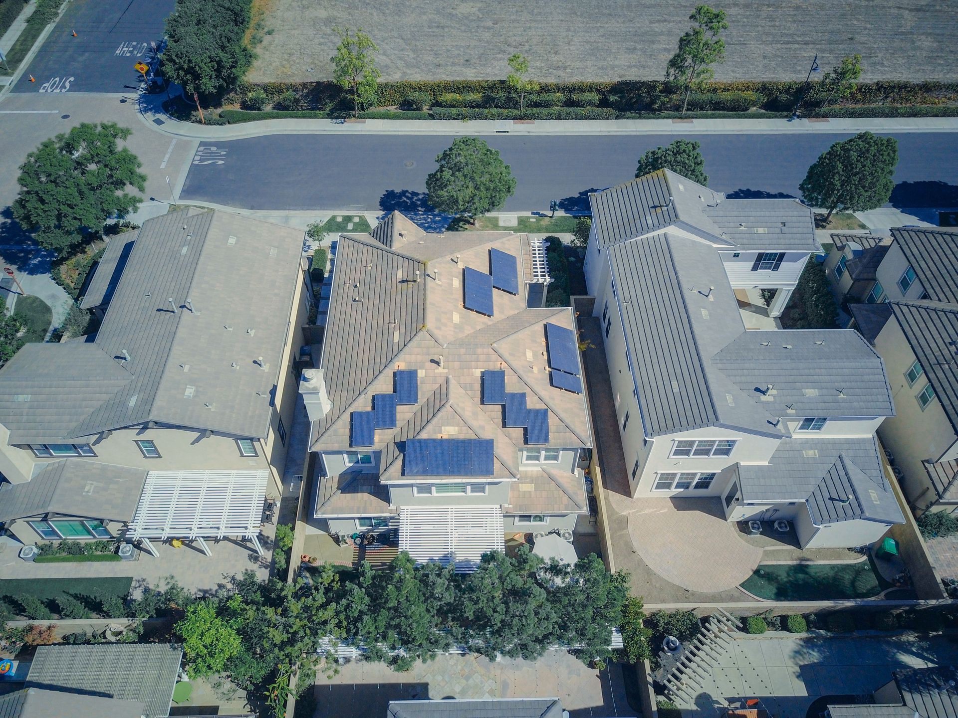 Aerial view of Florida home with rooftop solar panels showing solar panel installation cost factors.
